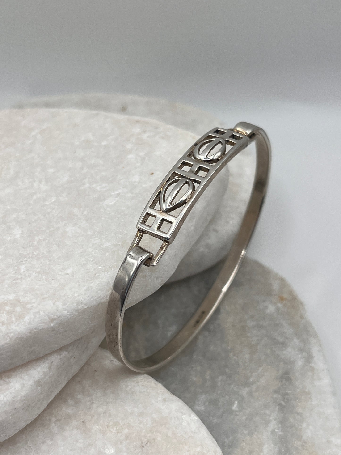 925 Sterling Silver Geometric Tear Drop Hinged Bangle