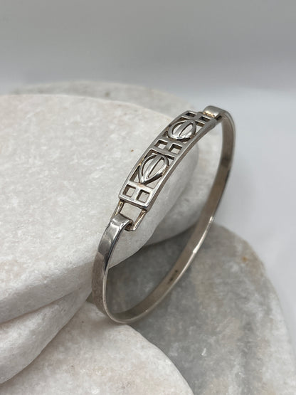 925 Sterling Silver Geometric Tear Drop Hinged Bangle