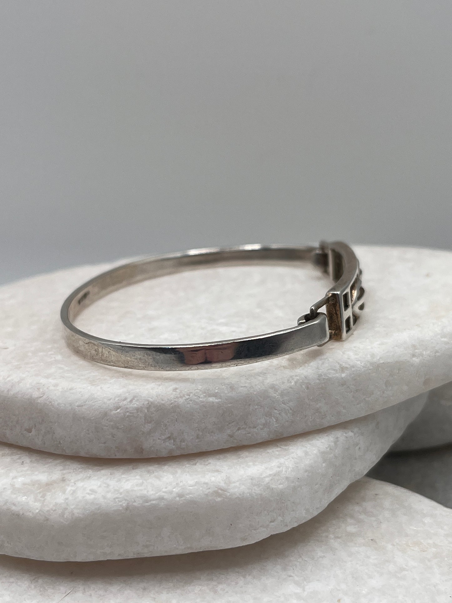 925 Sterling Silver Geometric Tear Drop Hinged Bangle
