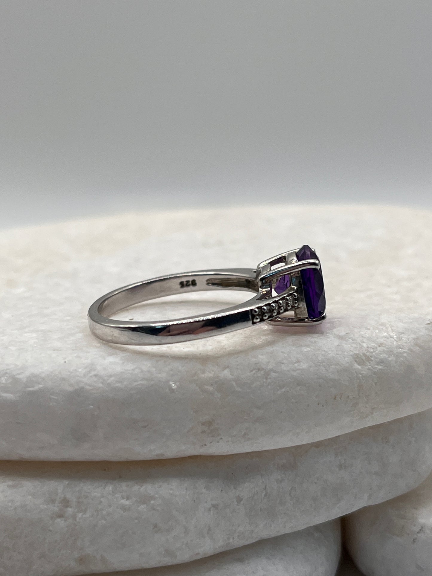 925 Sterling Silver Amethyst Solitaire Size S