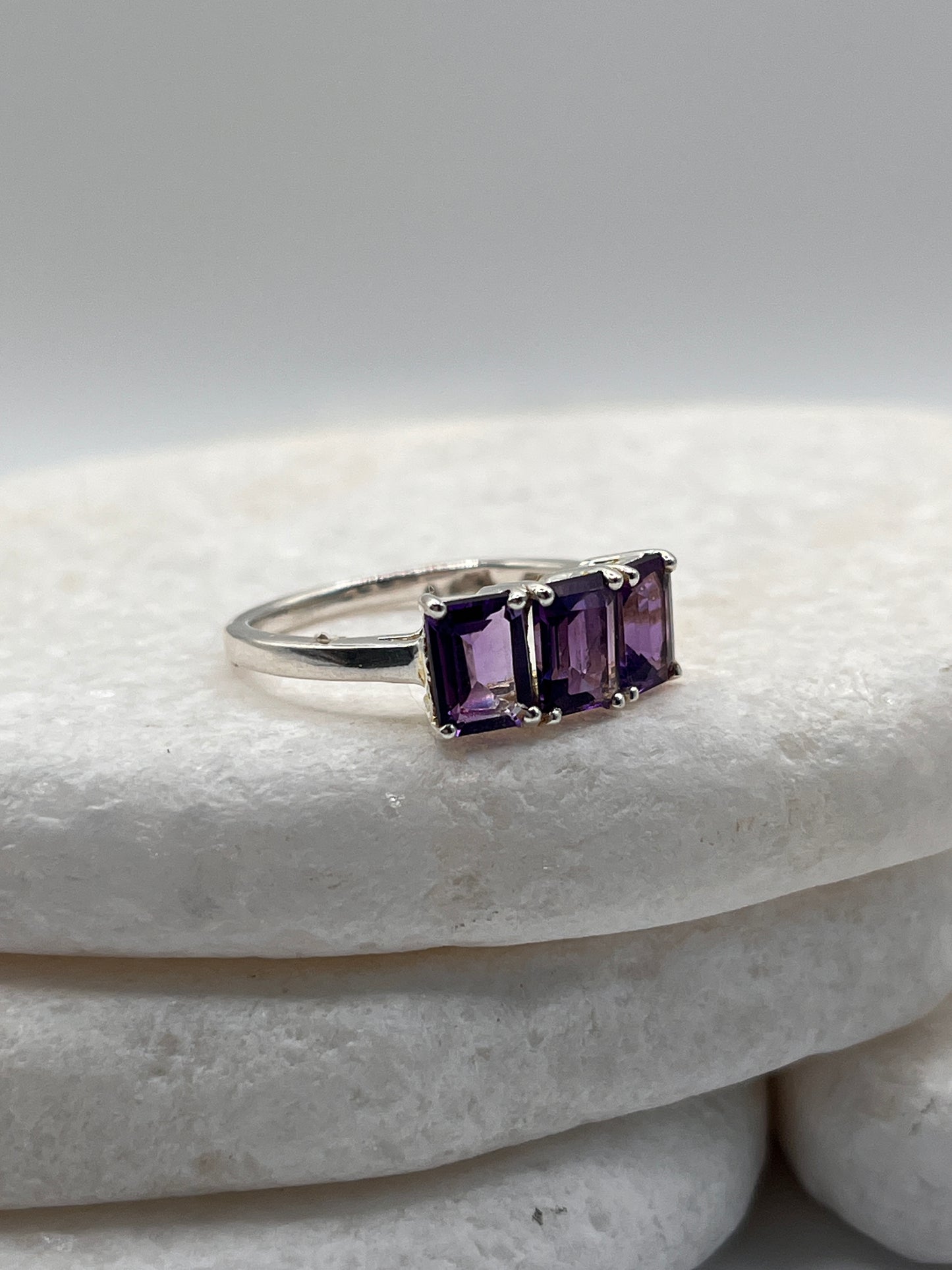 925 Sterling Silver Amethyst Trilogy Size S