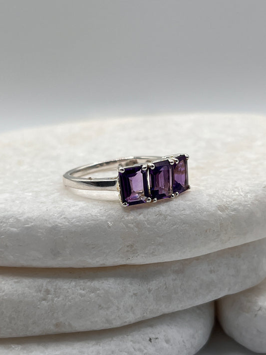 925 Sterling Silver Amethyst Trilogy Size S