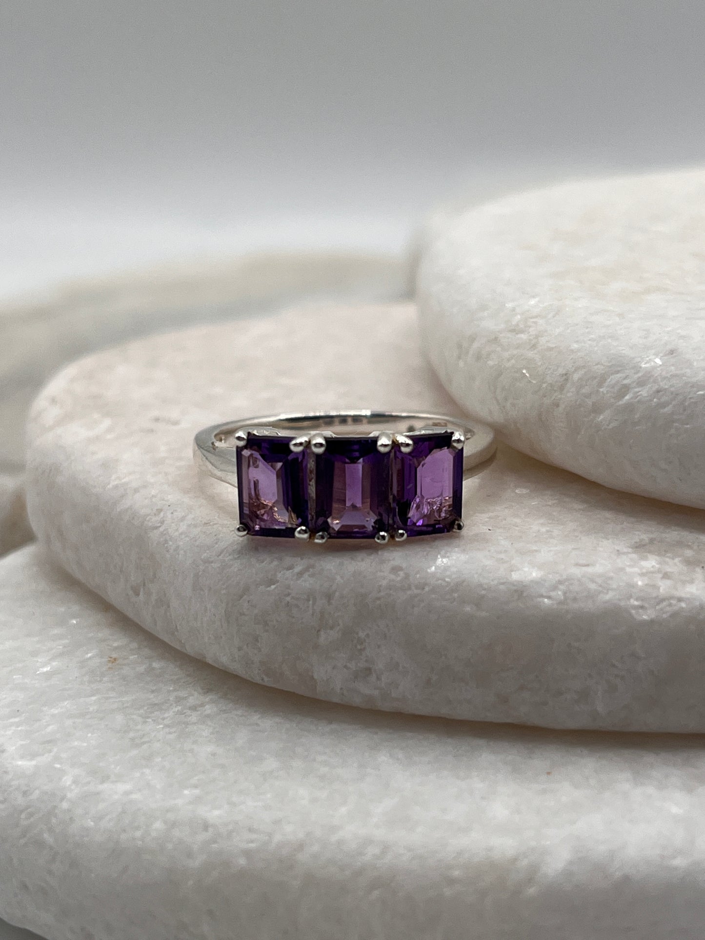 925 Sterling Silver Amethyst Trilogy Size S