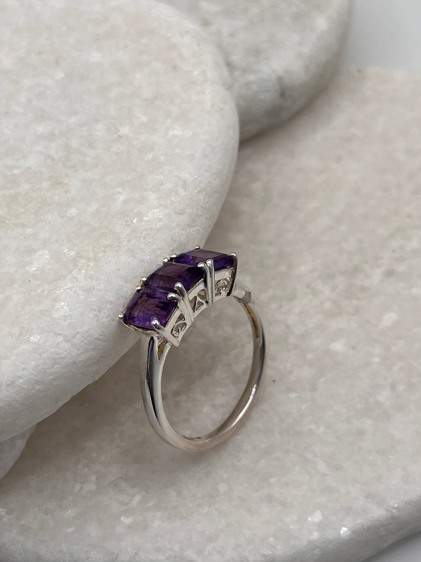 925 Sterling Silver Amethyst Trilogy Size S