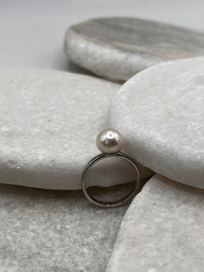 925 Sterling Silver Fresh Water Pearl Ring Size L