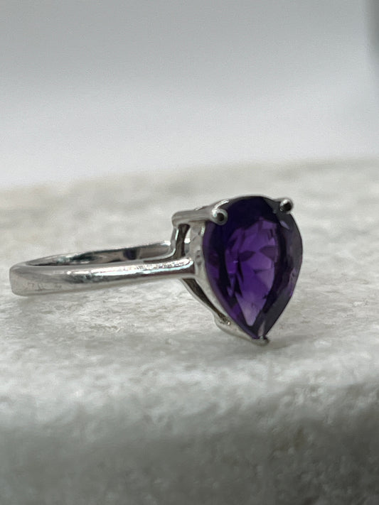 925 Sterling Silver Amethyst Tear Drop Ring Size S