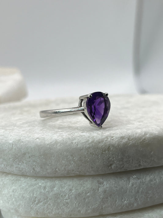 925 Sterling Silver Amethyst Tear Drop Ring Size S