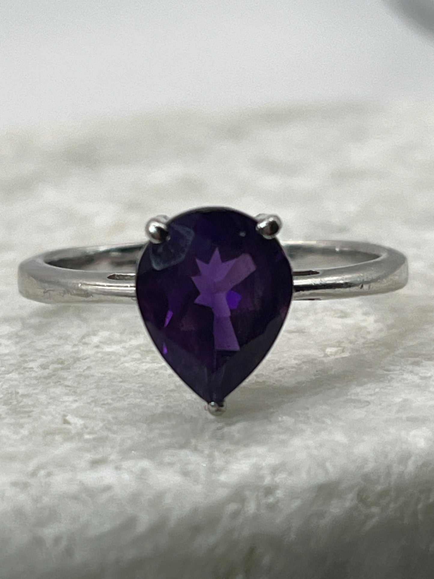 925 Sterling Silver Amethyst Tear Drop Ring Size S