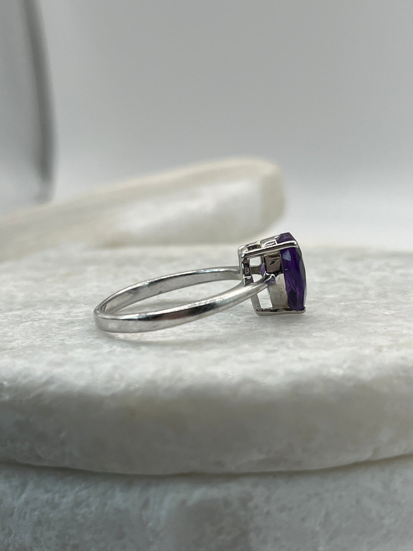 925 Sterling Silver Amethyst Tear Drop Ring Size S