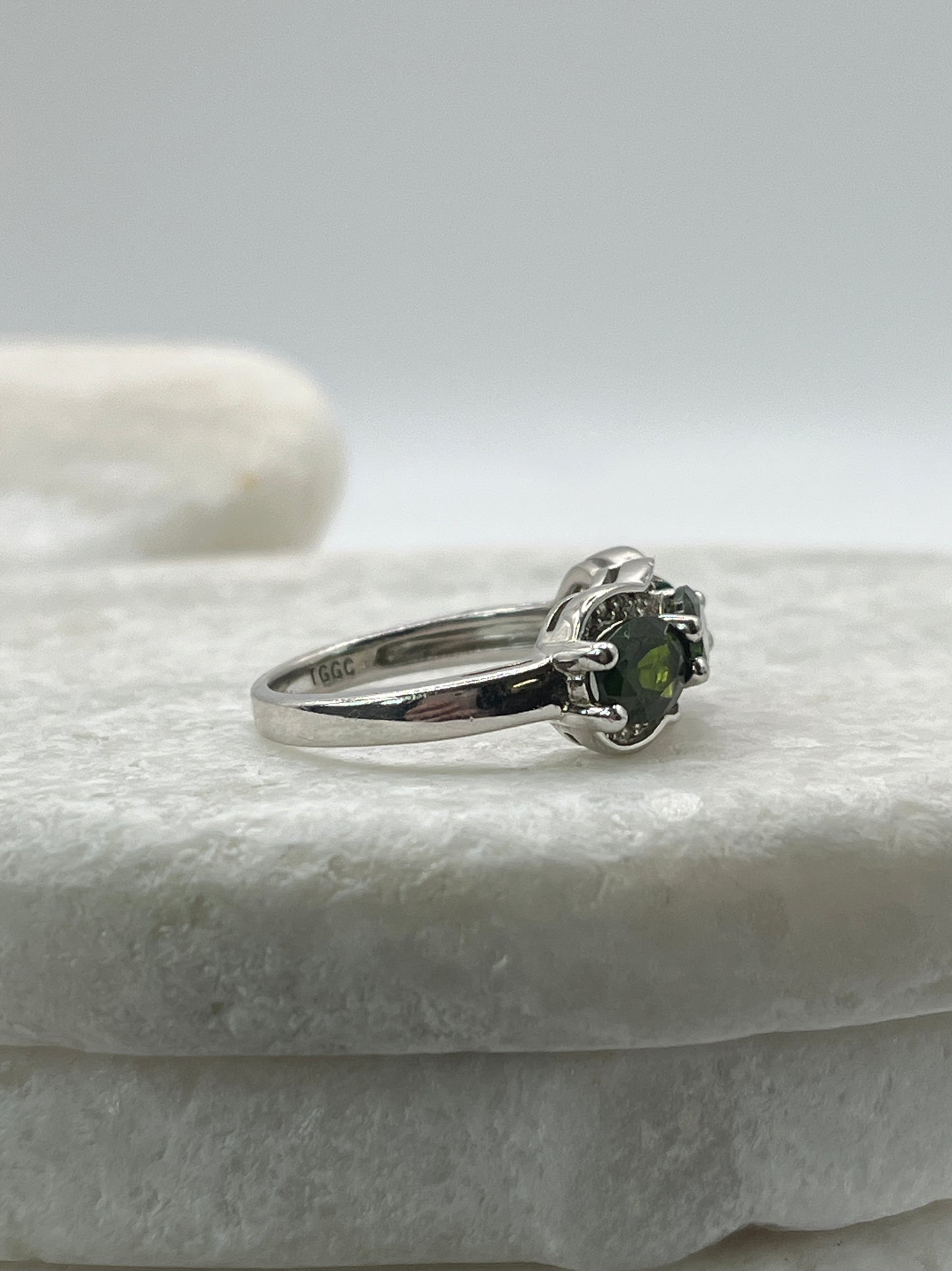 925 Sterling Silver Chrome Diopside And White Topaz Trilogy Ring Size O
