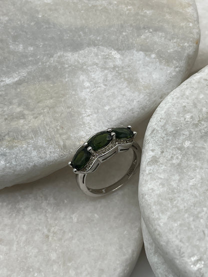925 Sterling Silver Chrome Diopside And White Topaz Trilogy Ring Size O