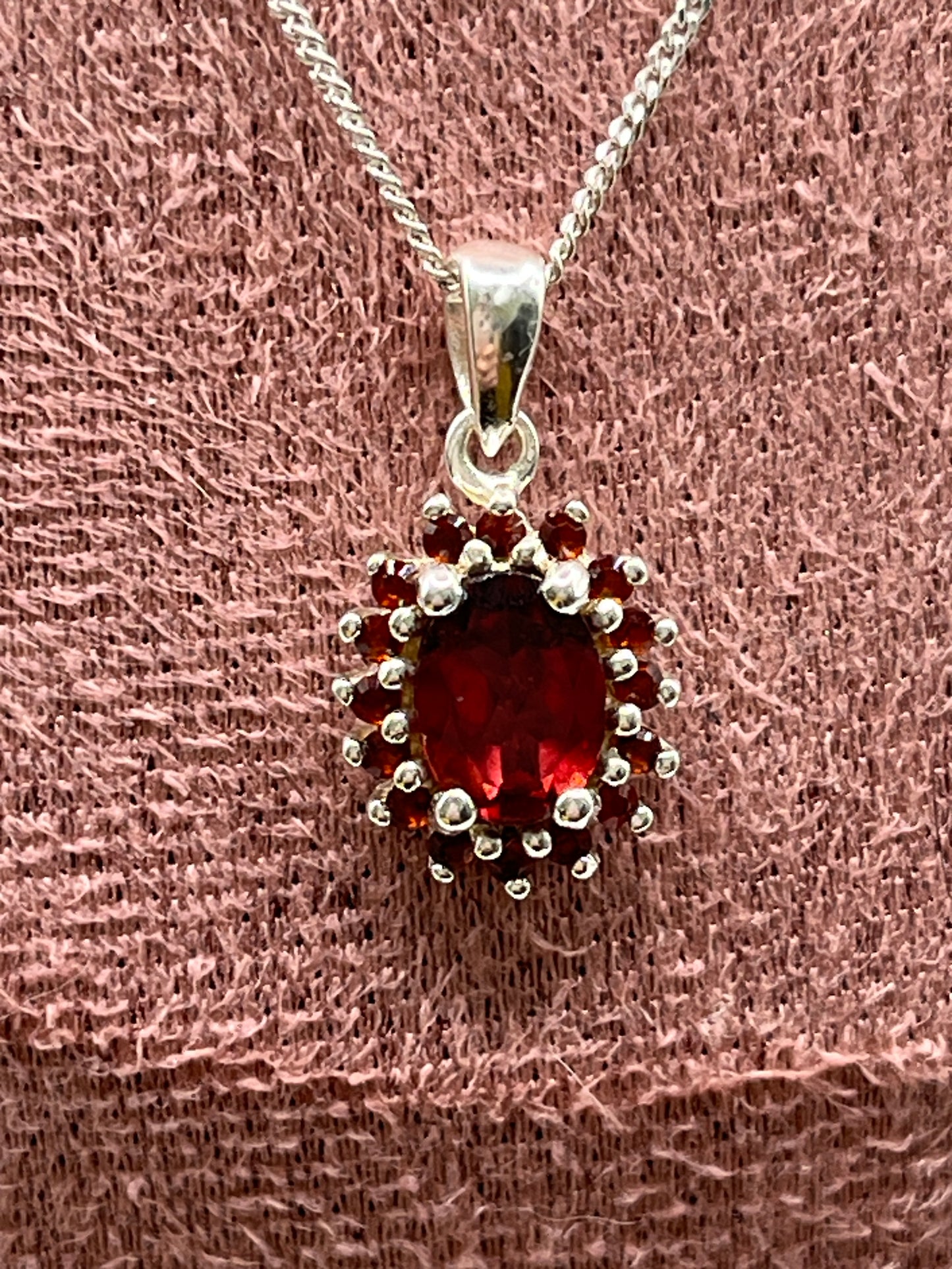 Vintage 925 Sterling Silver Oval Garnet Pendant Necklace