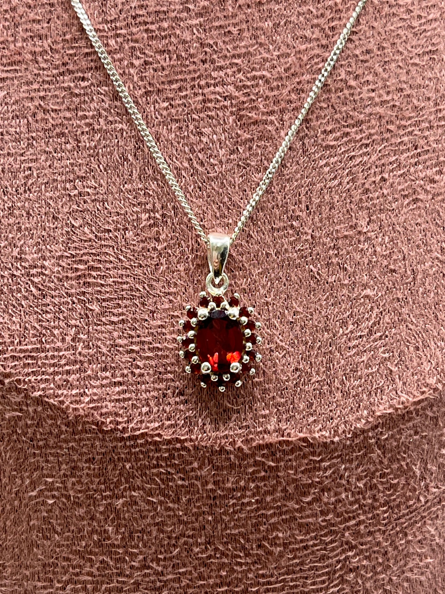 Vintage 925 Sterling Silver Oval Garnet Pendant Necklace