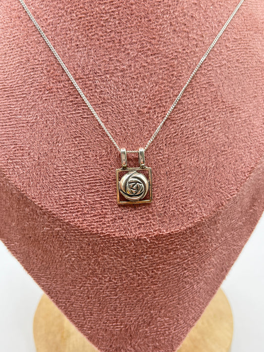 Sterling Silver Charles Rennie Mackintosh Celtic Style Pendant Necklace – Includes 45cm Sterling Silver Chain