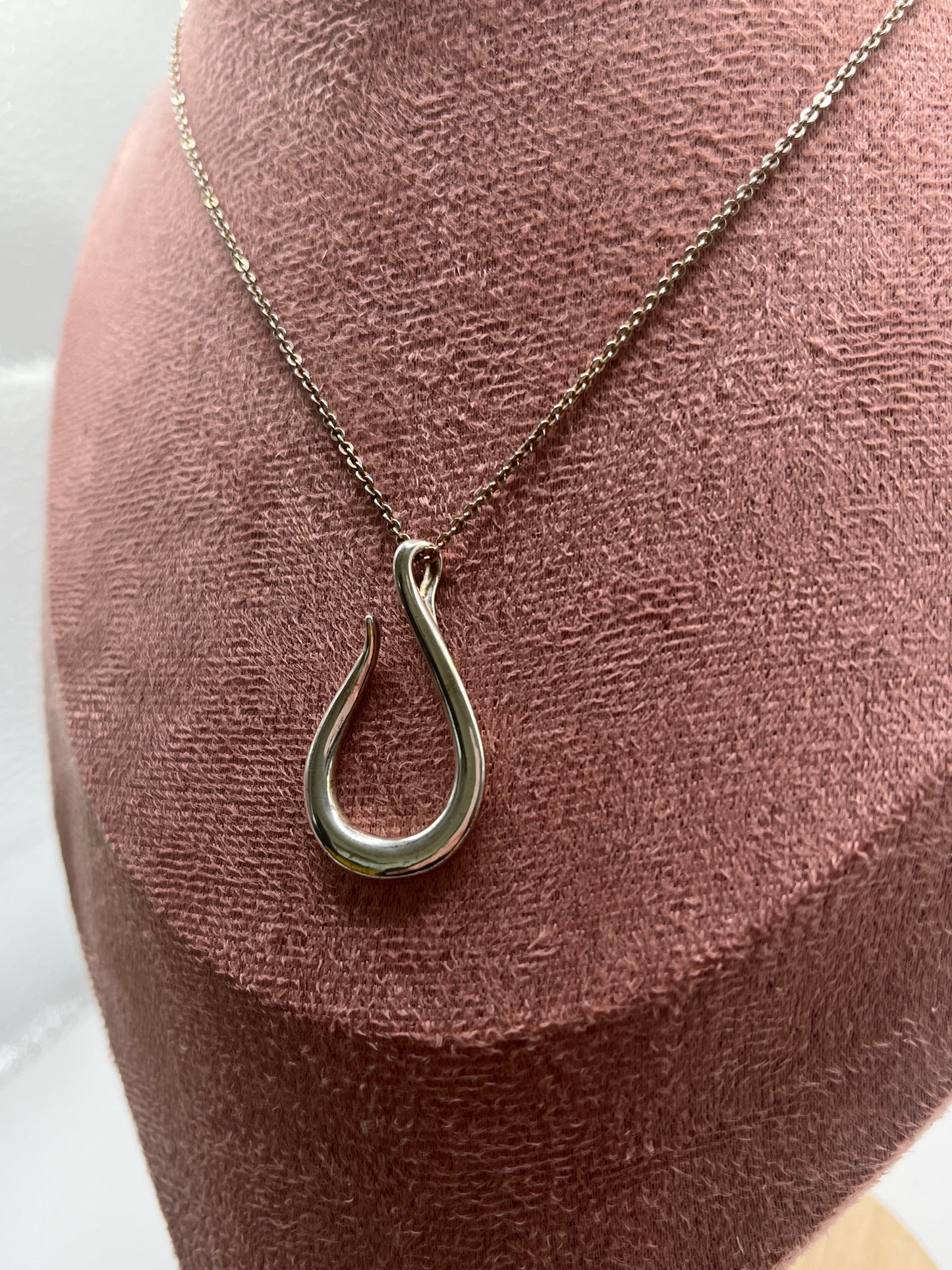 Genuine Vintage 925 Sterling Silver Open Teardrop Pendant Necklace