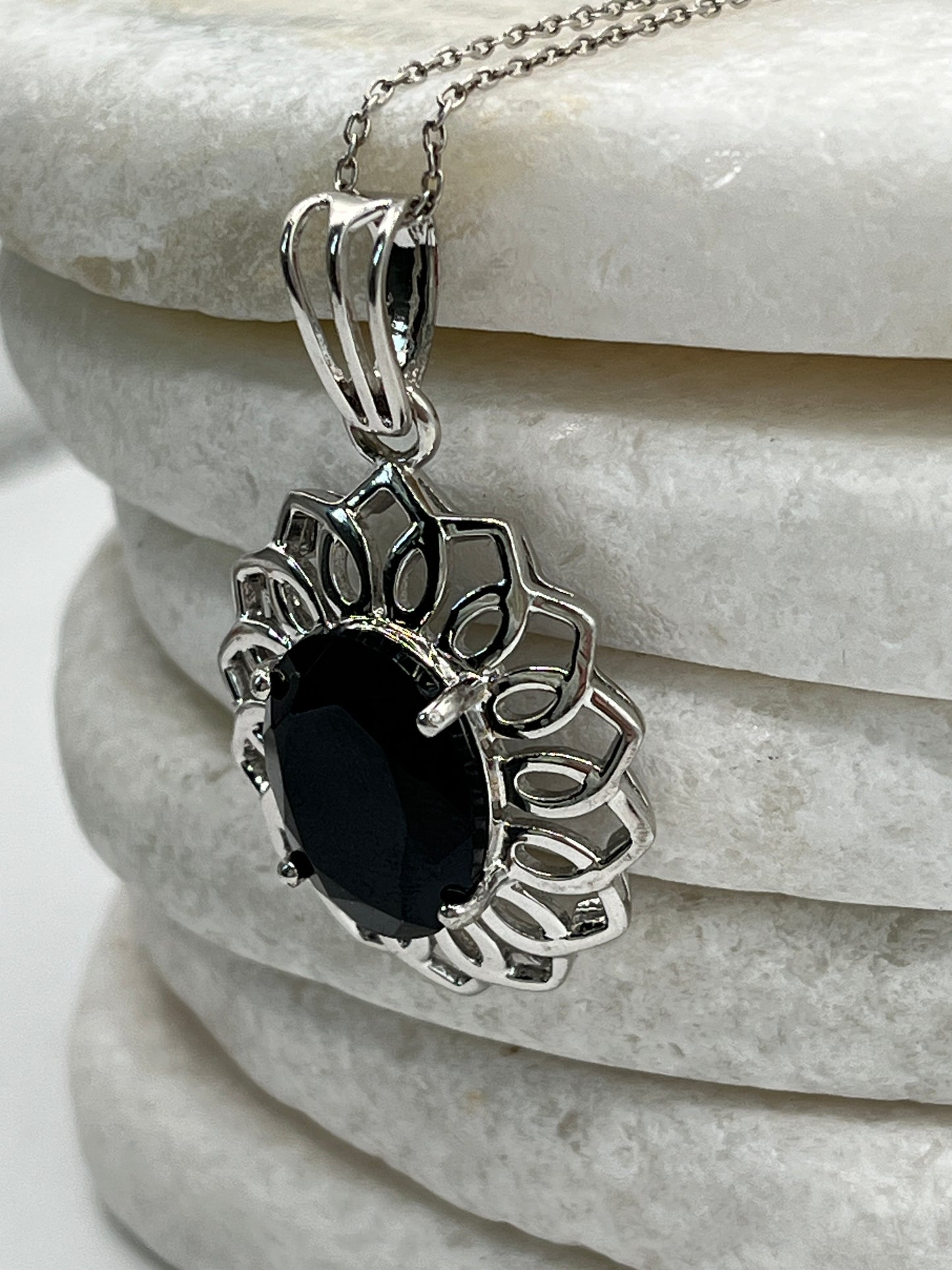 925 Sterilng Silver Black Spinel Filigree Necklace