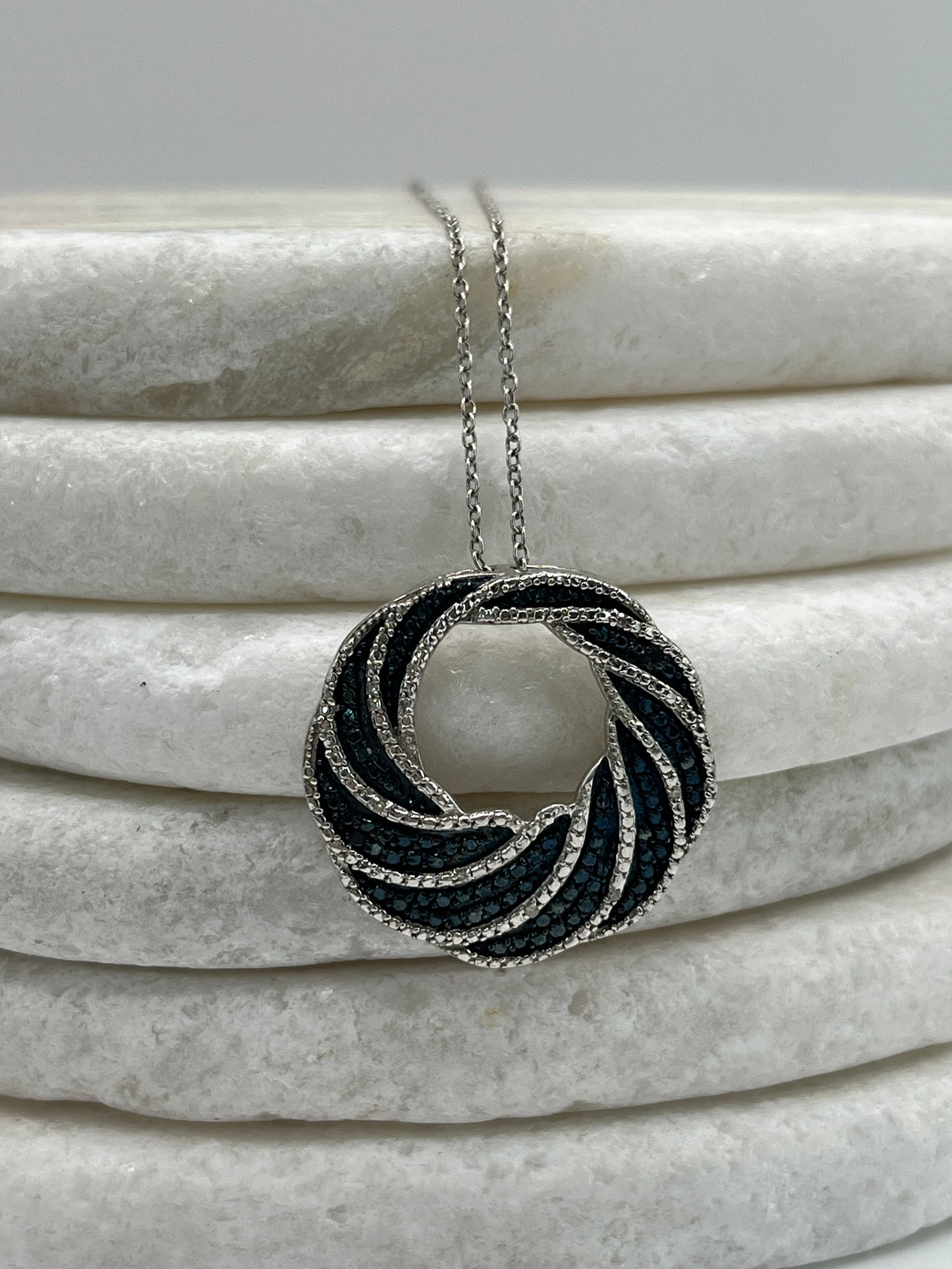 925 Sterling Silver Diamond Circle Pendant On 45cm Sterling Silver Chain
