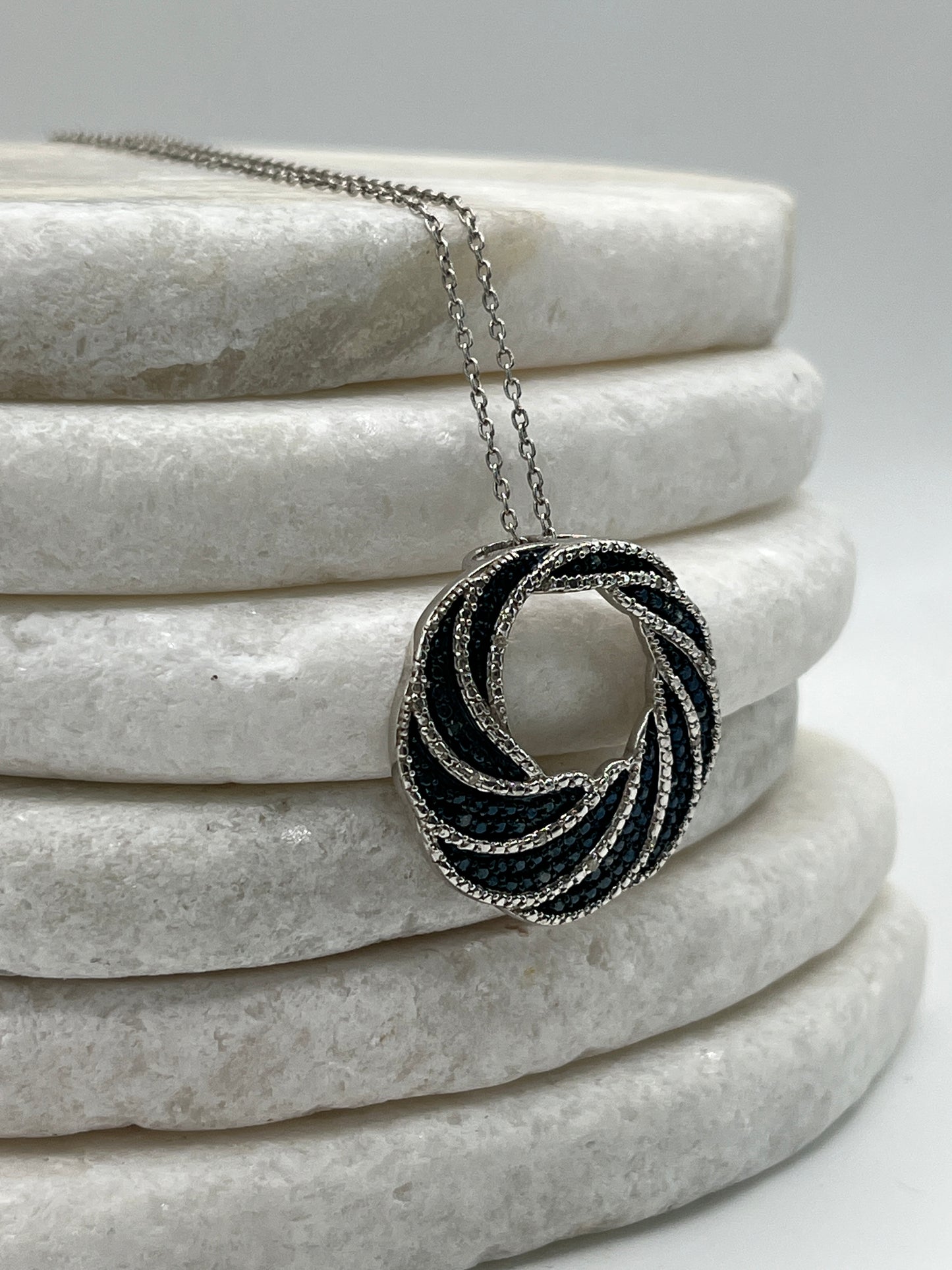 925 Sterling Silver Diamond Circle Pendant On 45cm Sterling Silver Chain