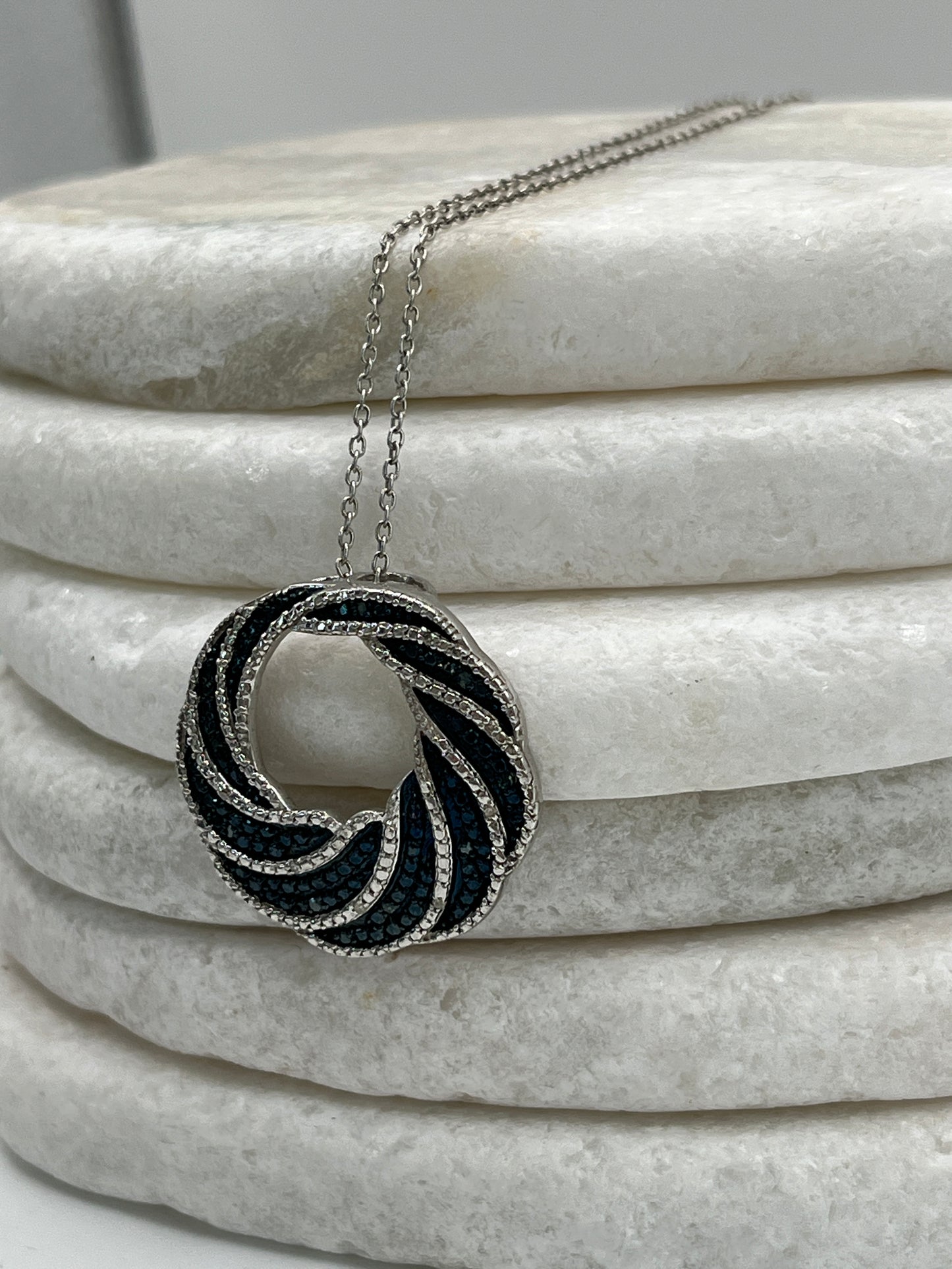 925 Sterling Silver Diamond Circle Pendant On 45cm Sterling Silver Chain