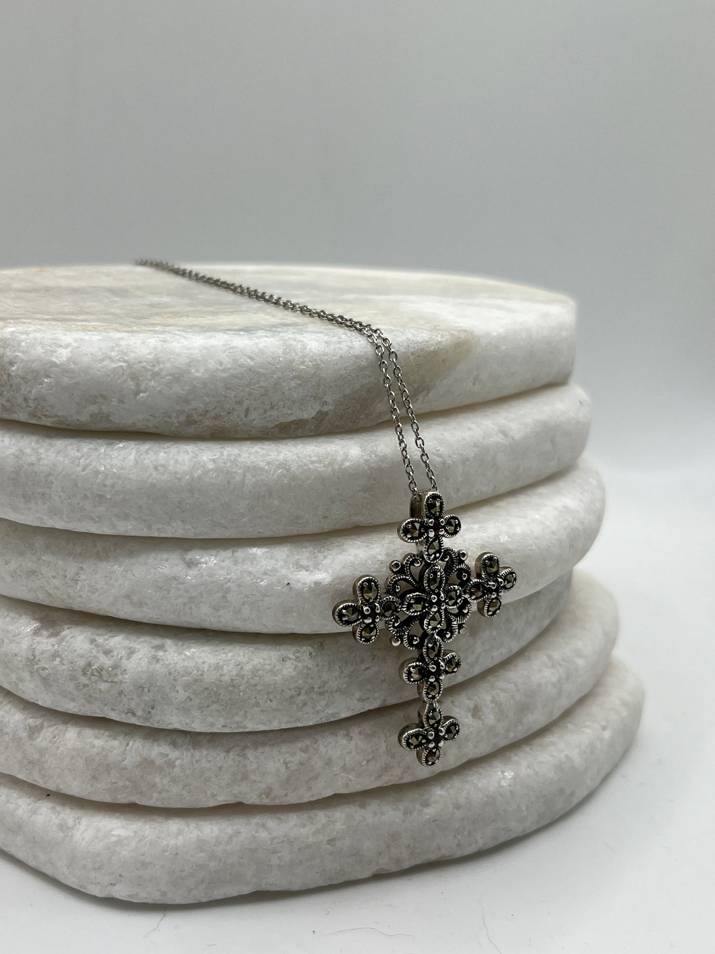 925 Sterling Silver Vintage Marcasite Gothic Style Cross On 45cm Chain