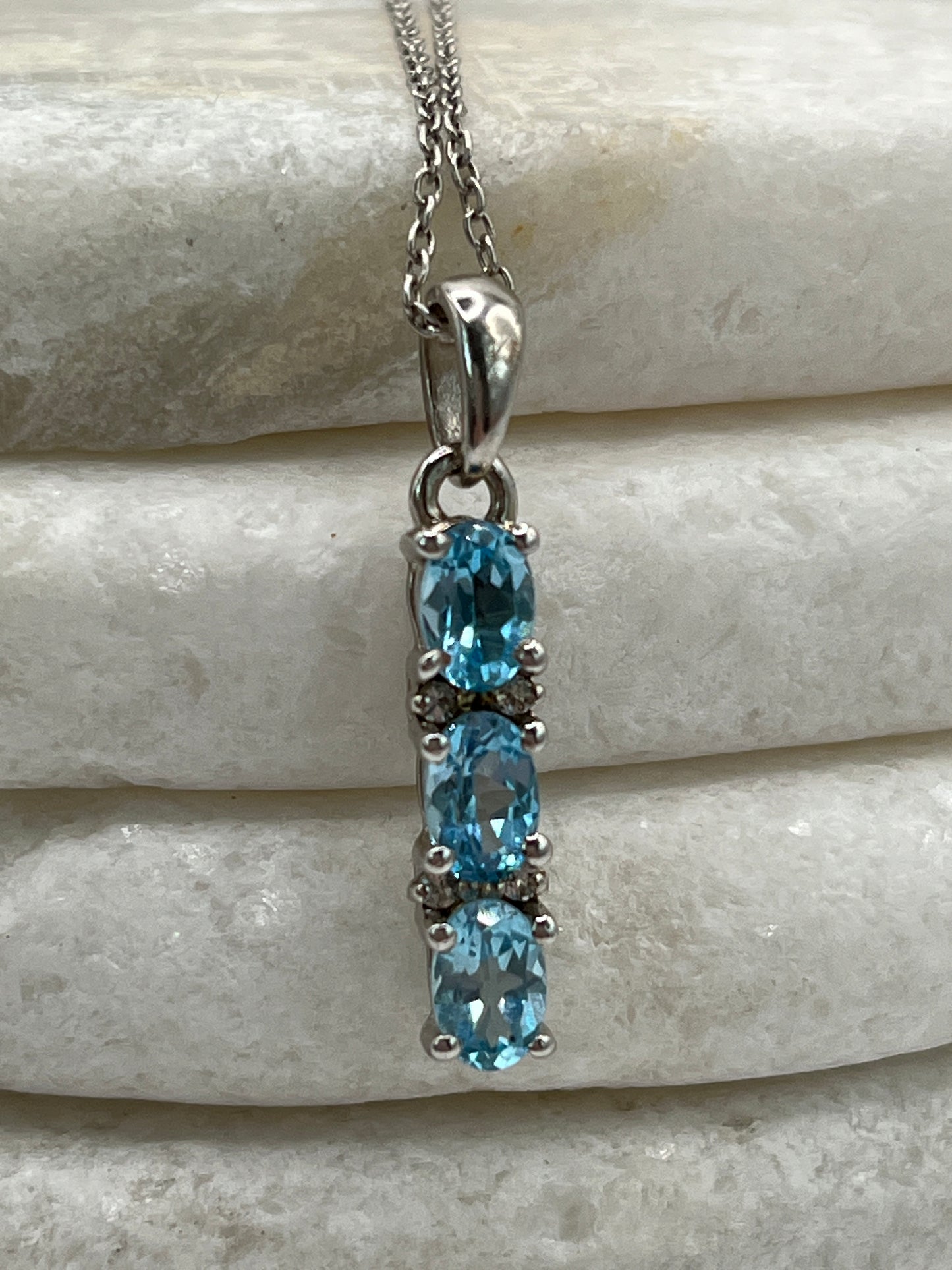 925 Sterling Silver Trilogy Swiss Blue Topaz Pendant on 45cm Sterling Silver Chain