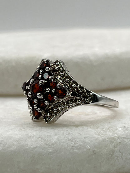 925 Sterling Silver Cluster Garnet Ring - Size O