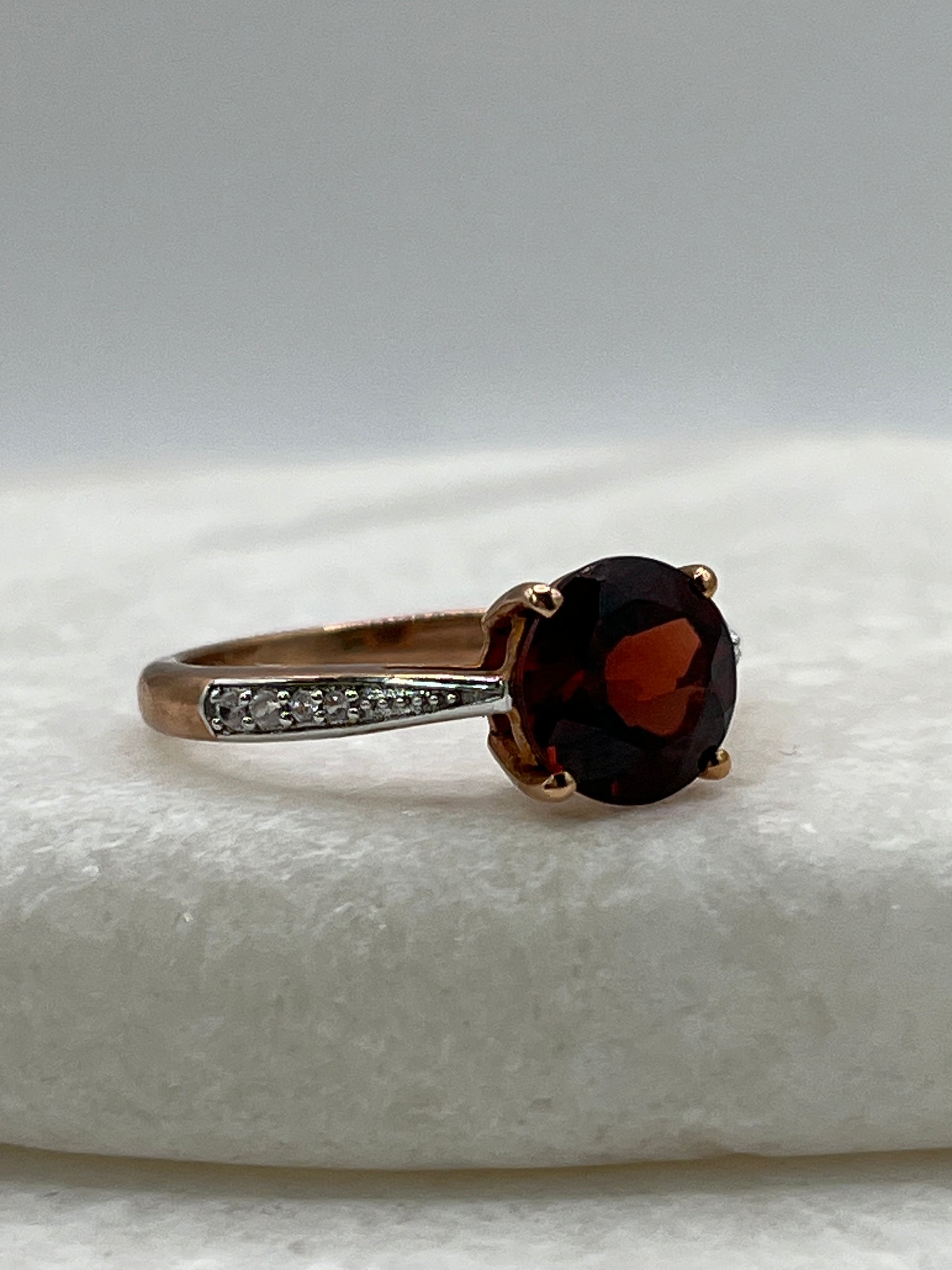 925 Sterling Silver Pink Gold Gilded Garnet And White Topaz Solitaire Ring with White Zircon Shoulders