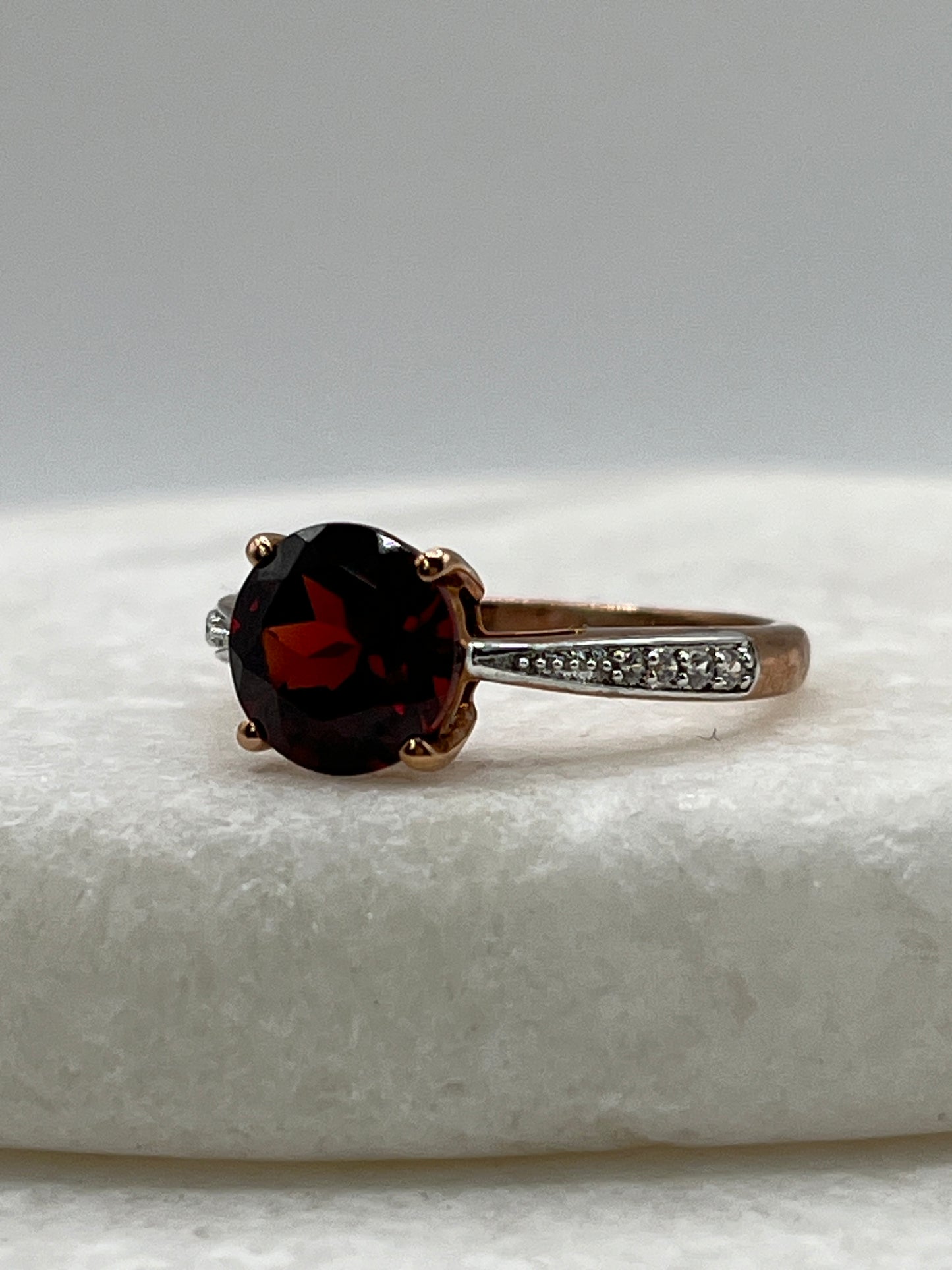 925 Sterling Silver Pink Gold Gilded Garnet And White Topaz Solitaire Ring with White Zircon Shoulders