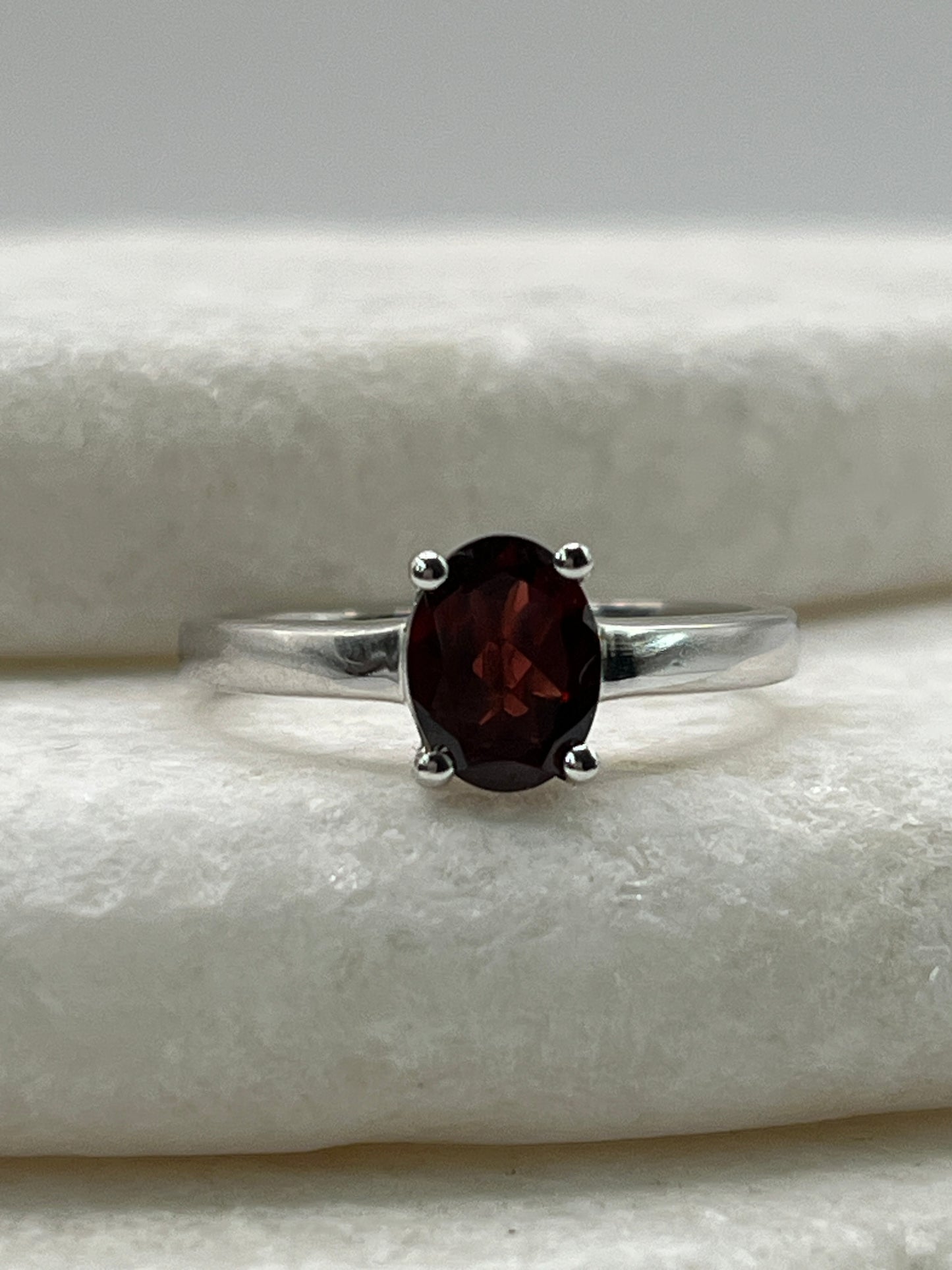 925 Sterling Silver Garnet Solitaire Ring - Size Q