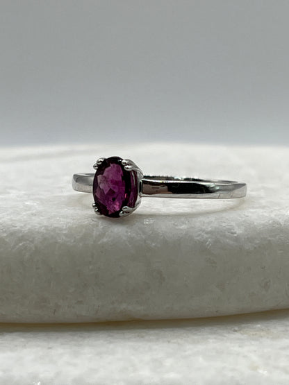 925 Sterling Silver Rajasthan Garnet Solitaire Ring - Size Q