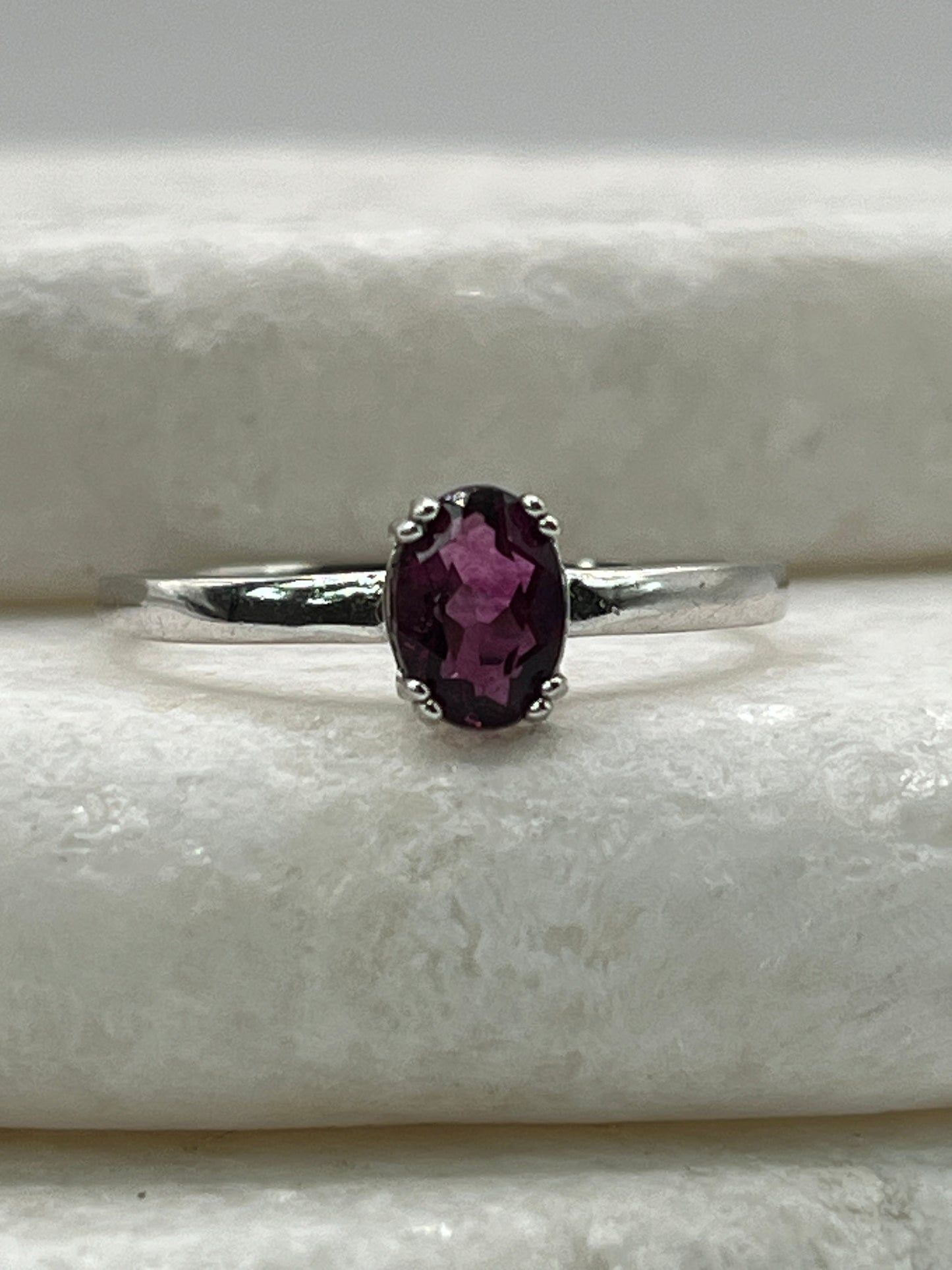 925 Sterling Silver Rajasthan Garnet Solitaire Ring - Size Q