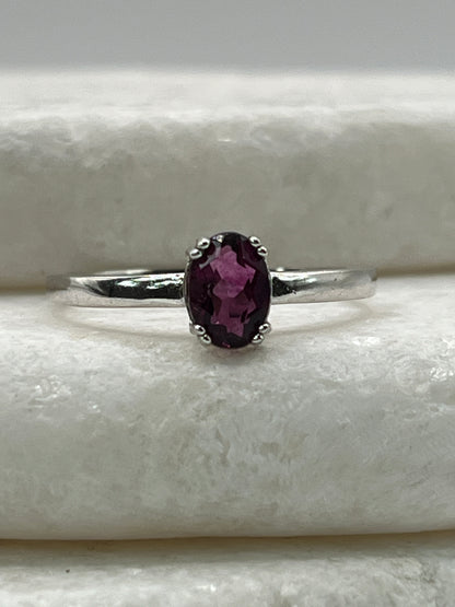 925 Sterling Silver Rajasthan Garnet Solitaire Ring - Size Q