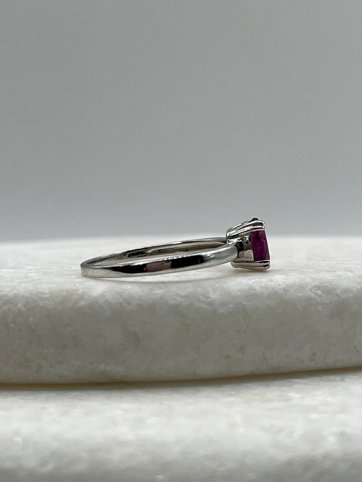 925 Sterling Silver Rajasthan Garnet Solitaire Ring - Size Q