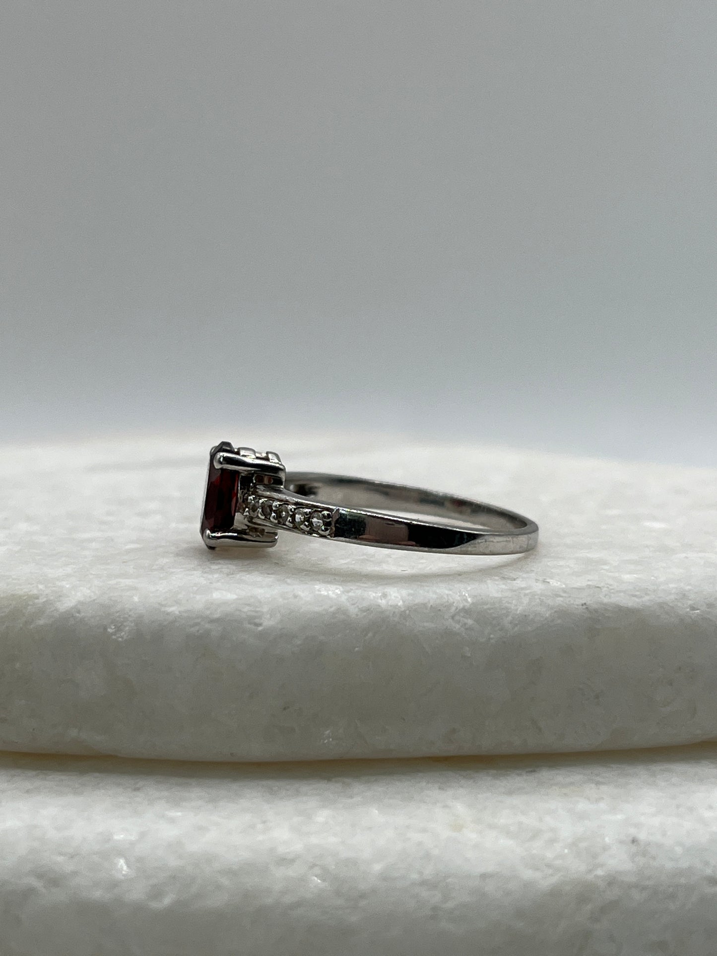 925 Sterling Silver Garnet Ring with White Topaz Shoulders - Size S