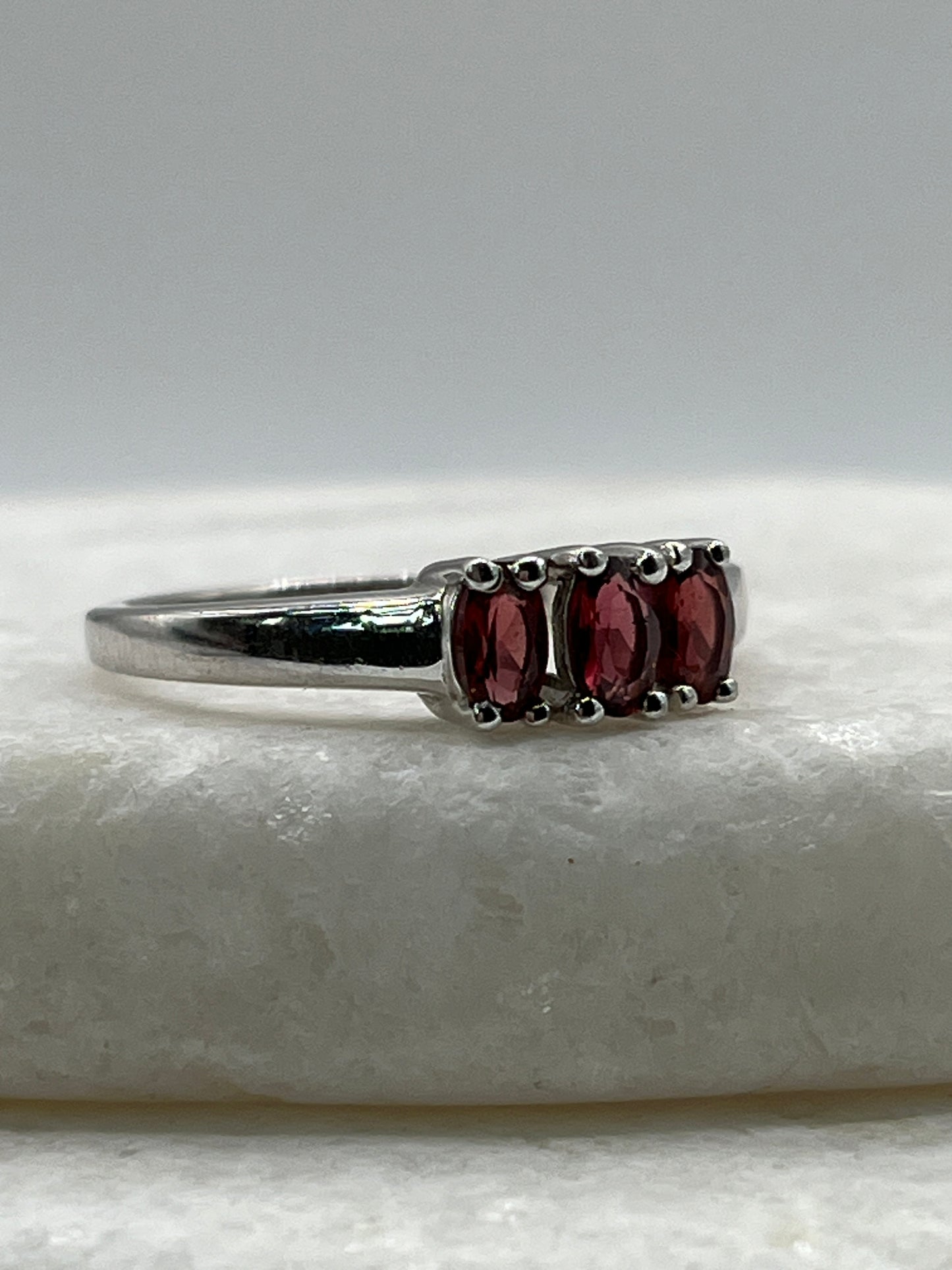 925 Sterling Silver Trilogy Garnet - Size S