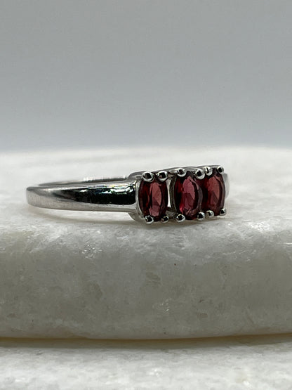 925 Sterling Silver Trilogy Garnet - Size S