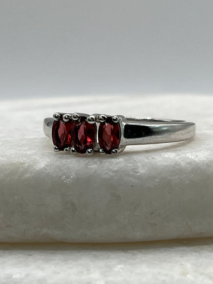 925 Sterling Silver Trilogy Garnet - Size S