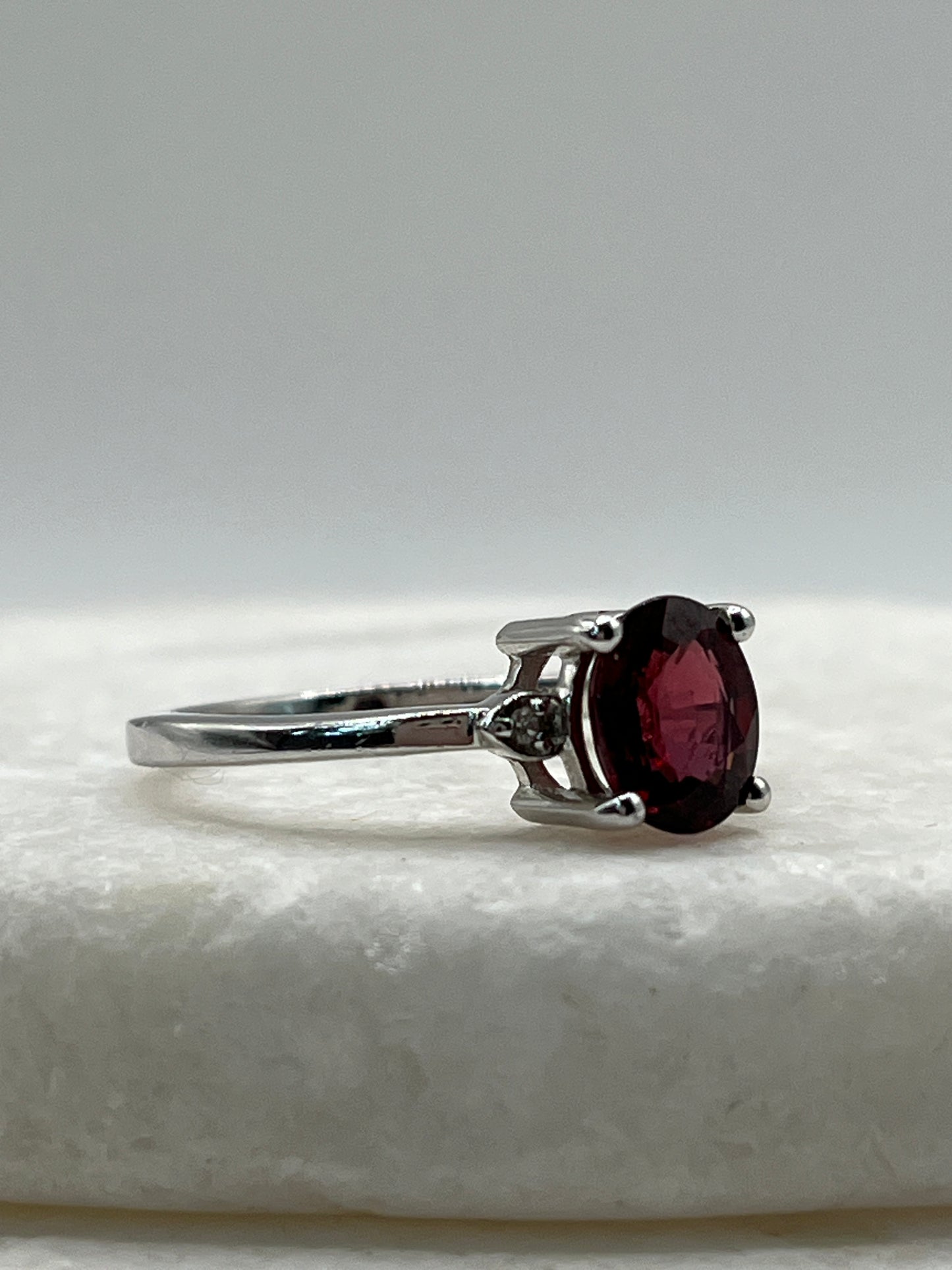 925 Sterling Silver Garnet and White Topaz Trilogy Ring - Size Q