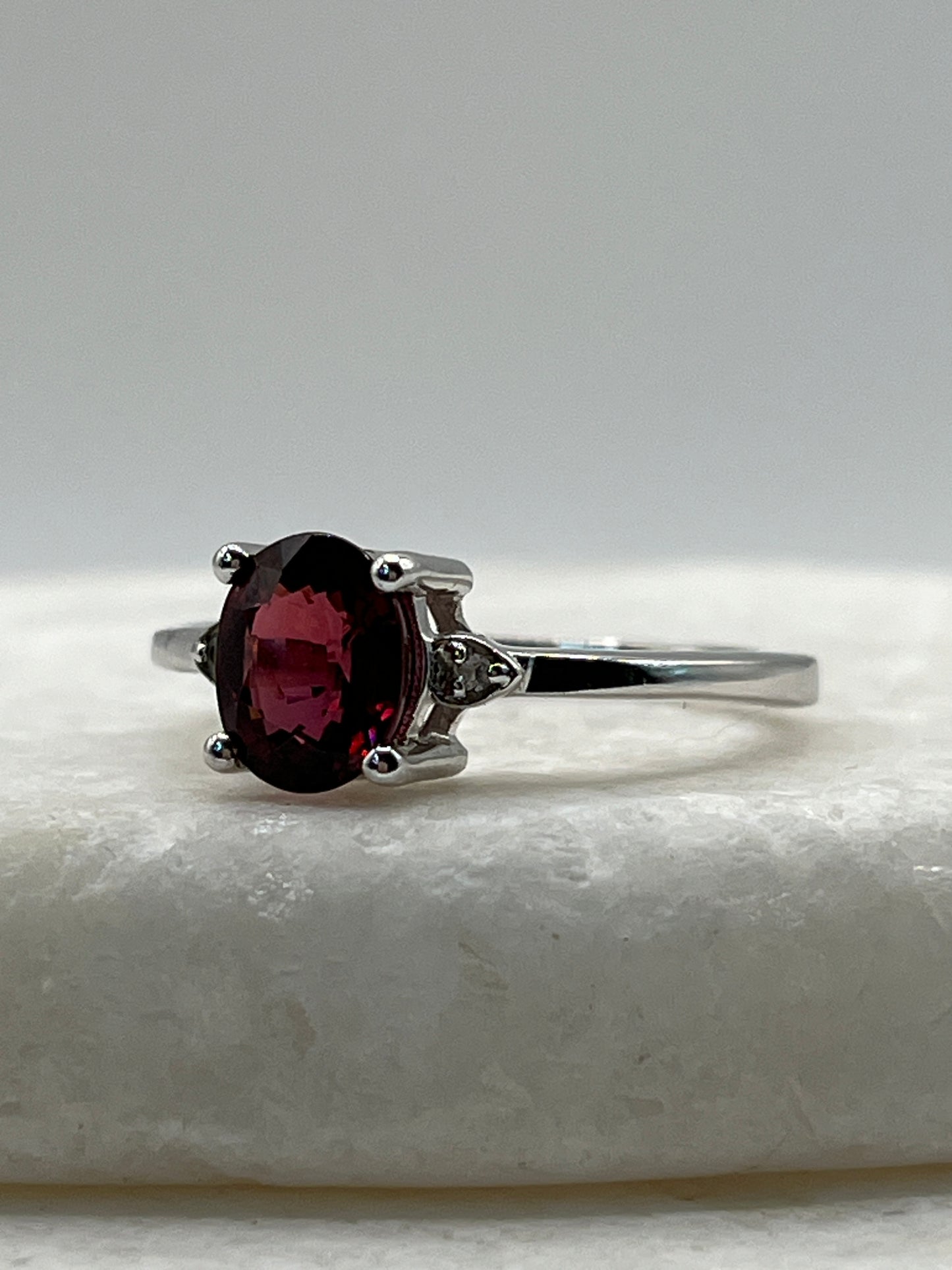 925 Sterling Silver Garnet and White Topaz Trilogy Ring - Size Q