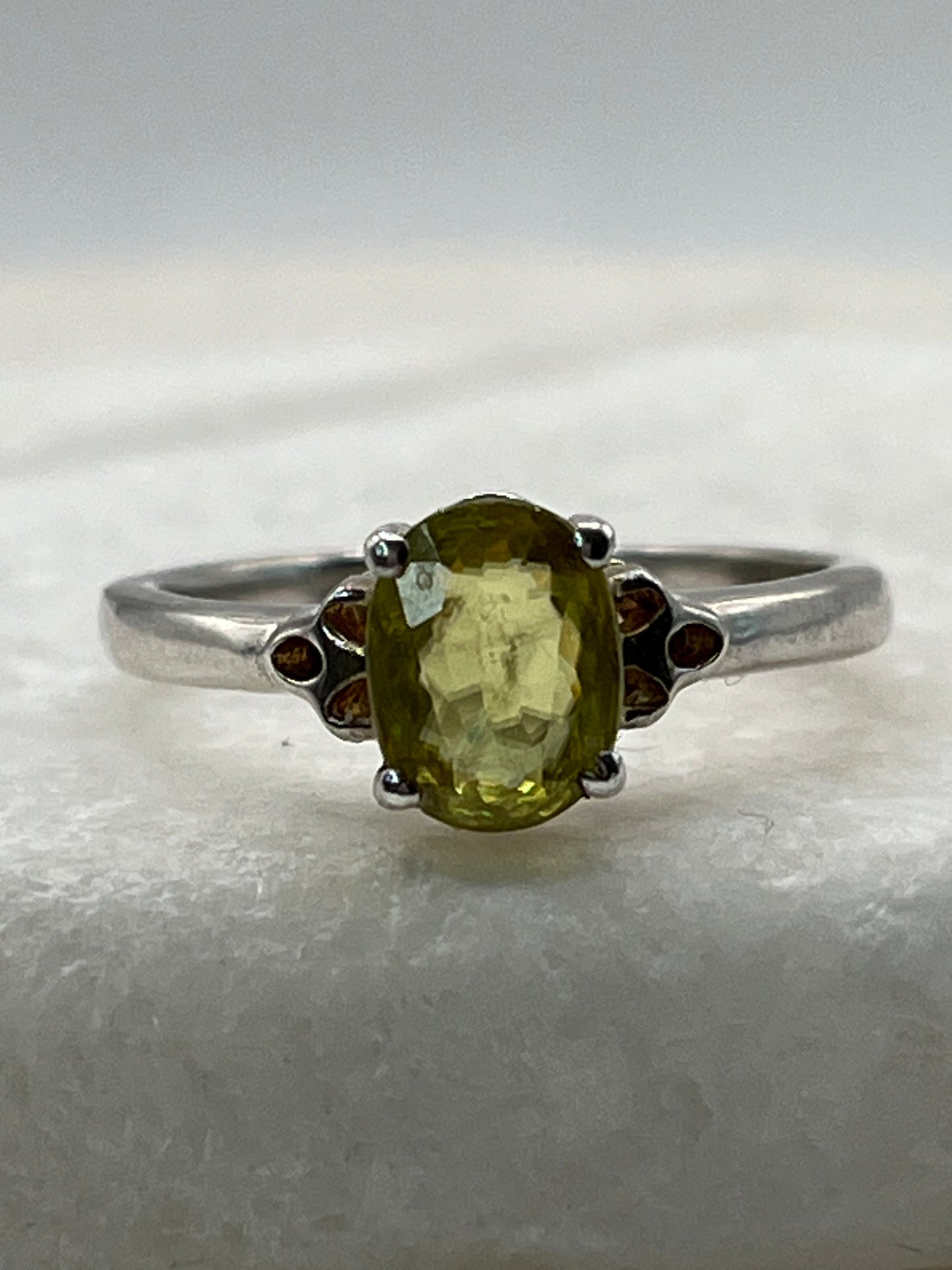 925 Sterling Silver Solitaire Peridot Ring - Size R
