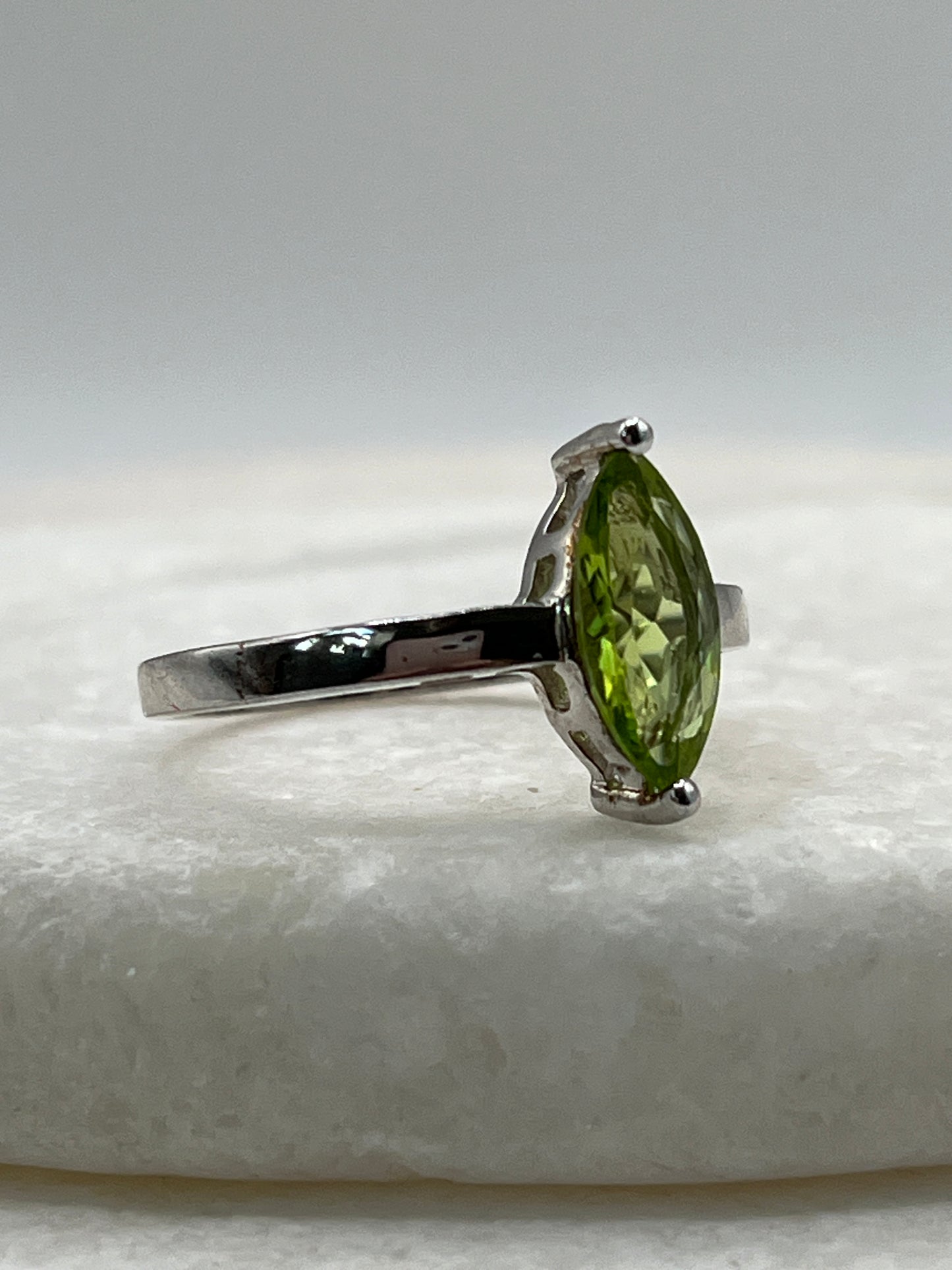 925 Sterling Silver Marquise Peridot Ring - Size R