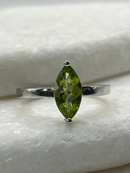 925 Sterling Silver Marquise Peridot Ring - Size R