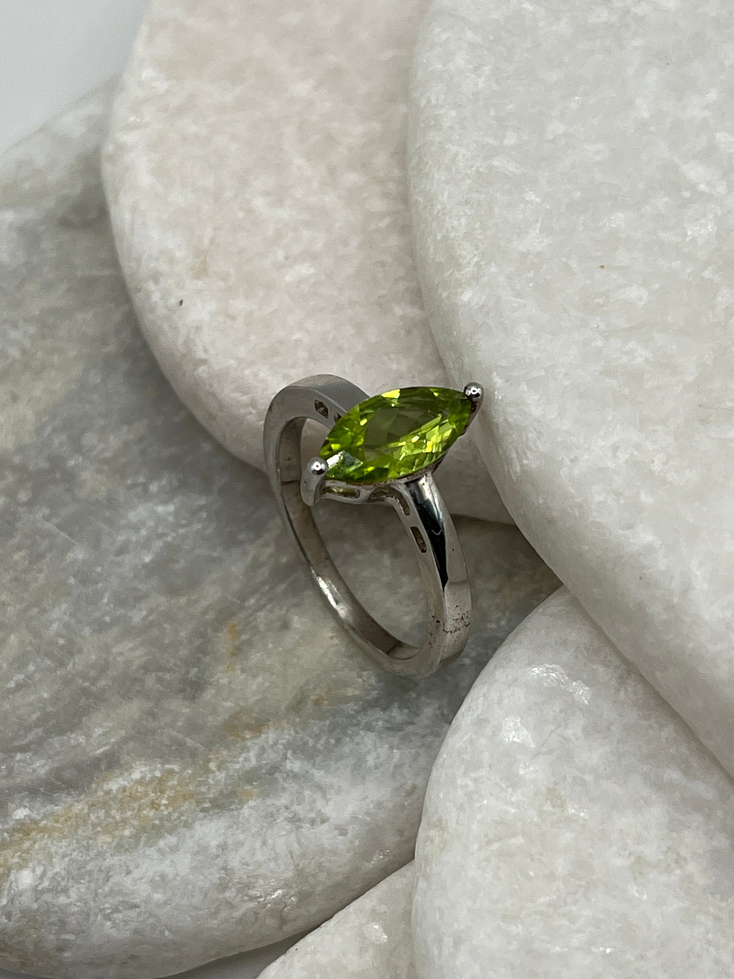 925 Sterling Silver Marquise Peridot Ring - Size R