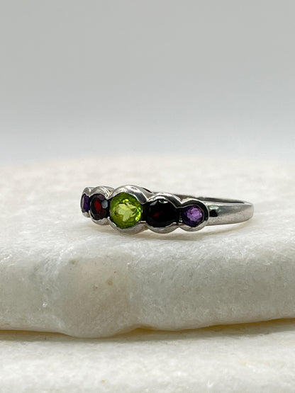 925 Sterling Silver Multi Gemstone Ring including Amethyst, Garnet and Peridot - Size S