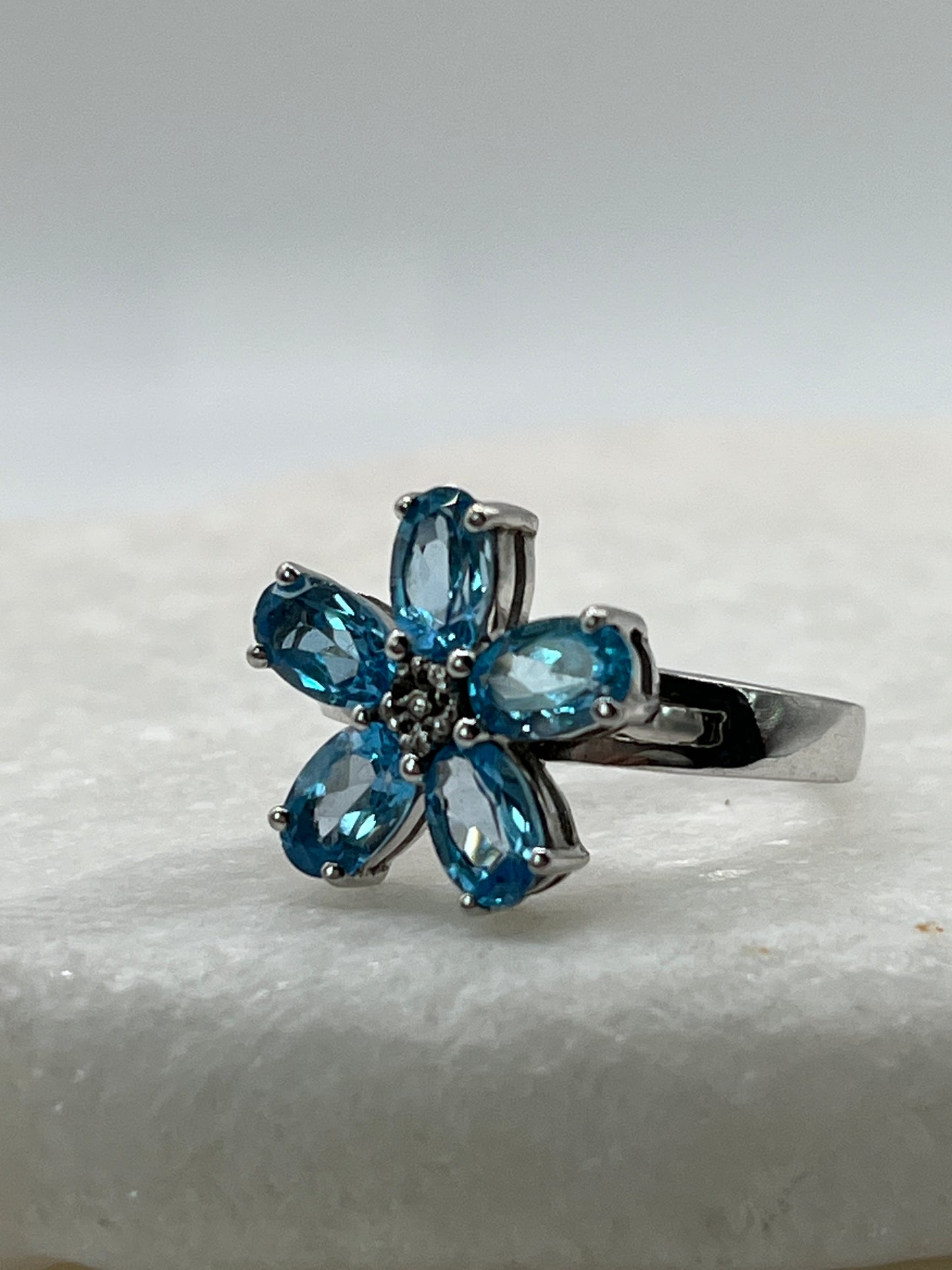 925 Sterling Silver Blue Topaz Floral Ring - Size N