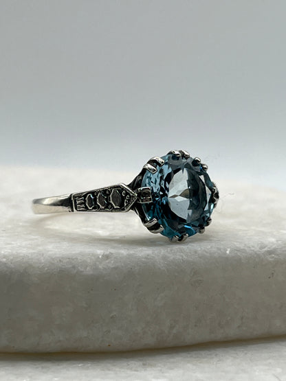 925 Sterling Silver Blue Topaz Solitaire Ring - Size R