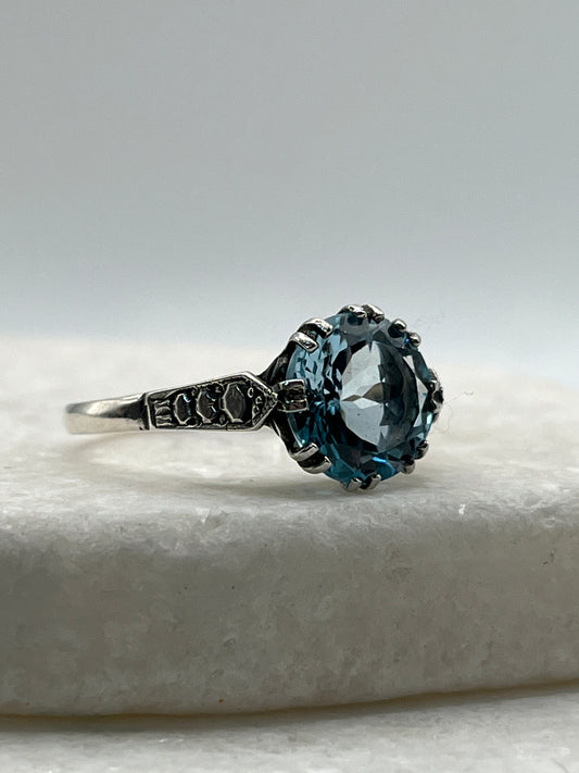 925 Sterling Silver Blue Topaz Solitaire Ring