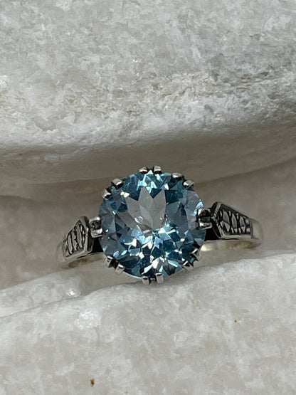 925 Sterling Silver Blue Topaz Solitaire Ring - Size R