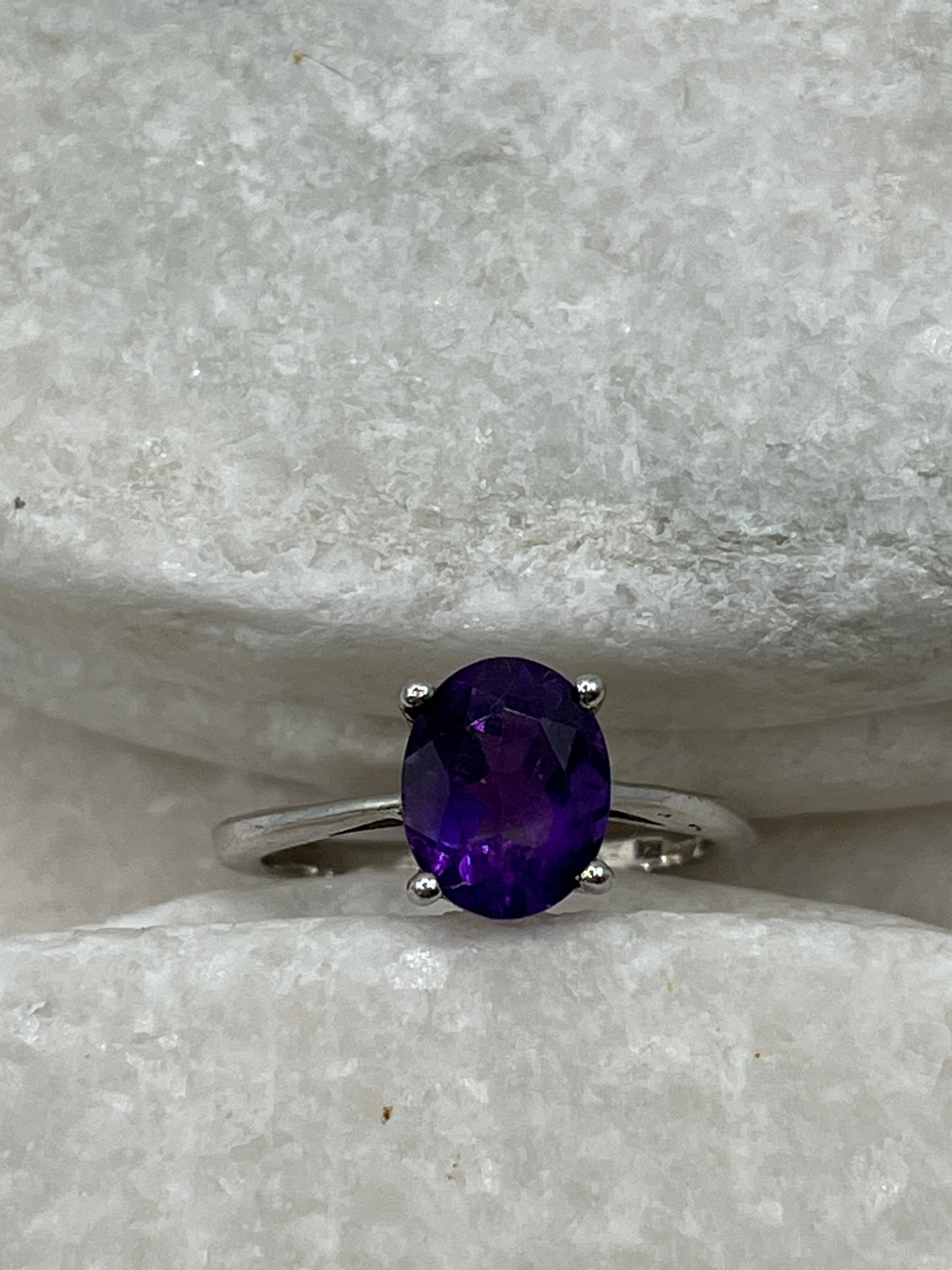 925 Sterling Silver Amethyst Solitaire Ring - Size R