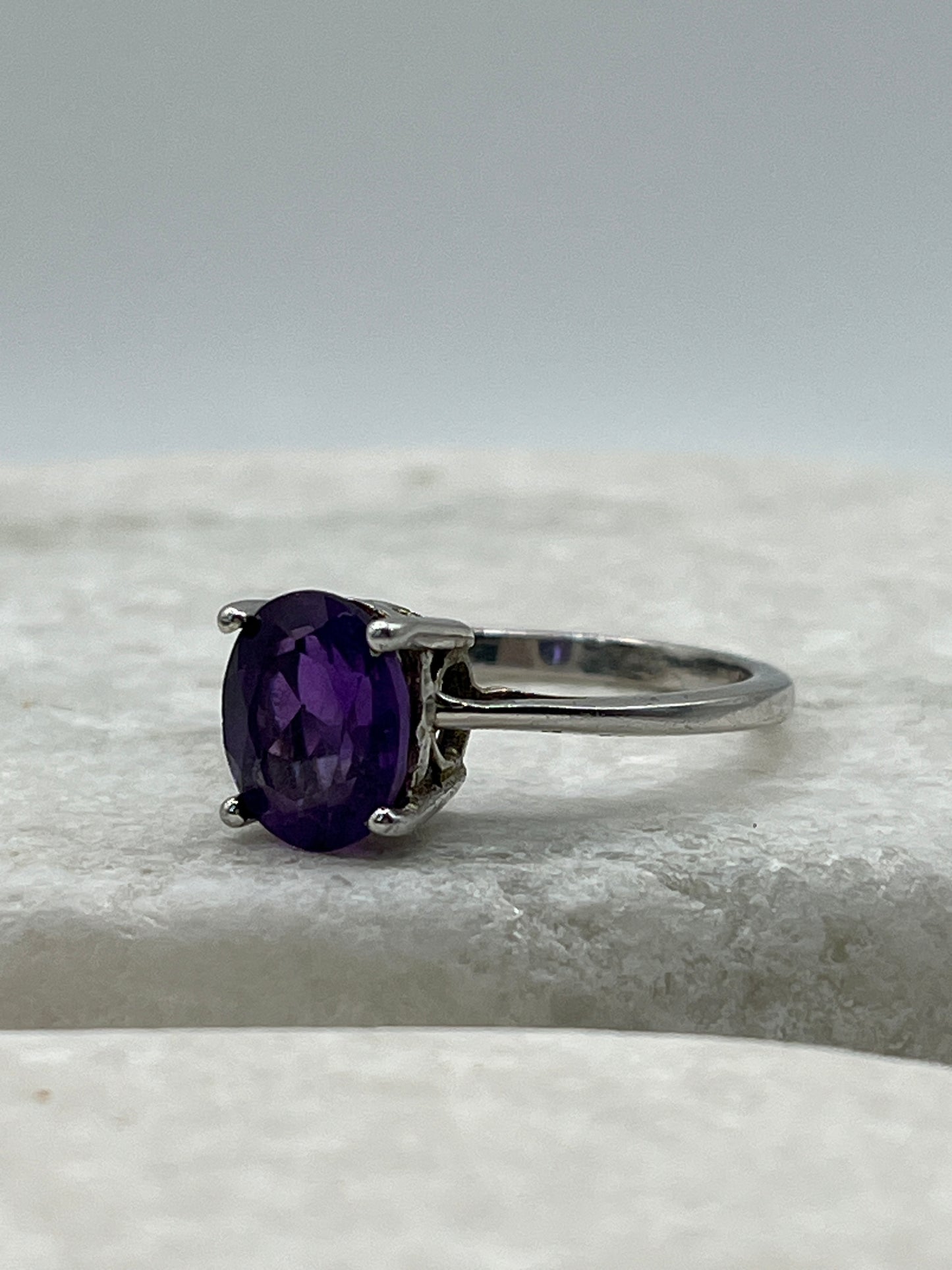 925 Sterling Silver Amethyst Solitaire Ring - Size R